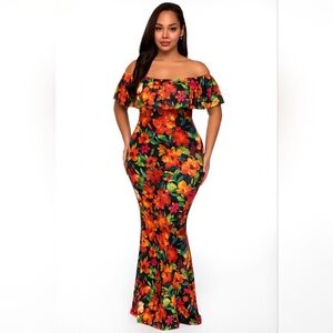 Lac Bleau Maxi dress‎ off shoulders size Large,multicolor flowers. Stunning